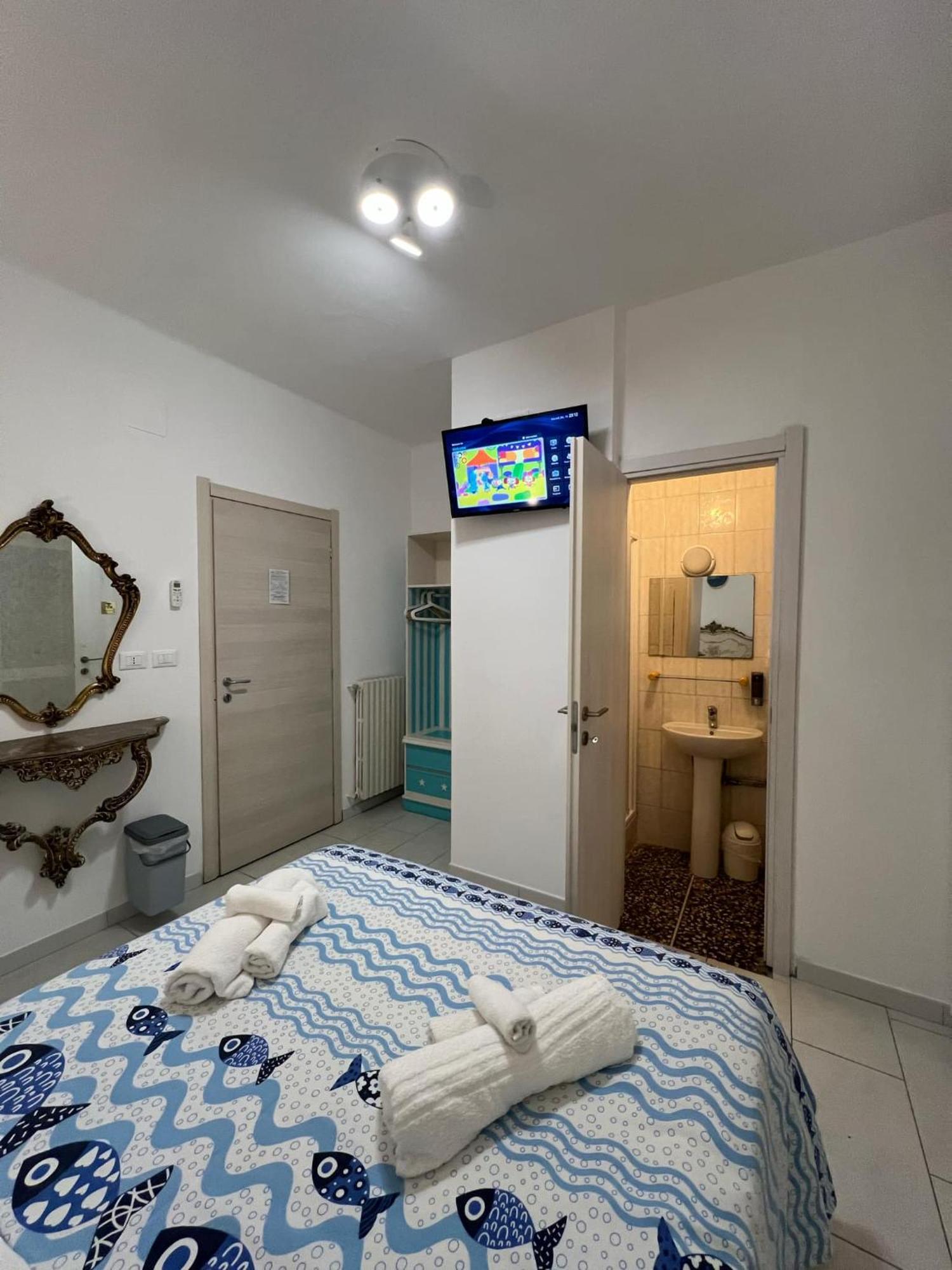 Bike Hotel Oasi Finale Ligure Exterior foto